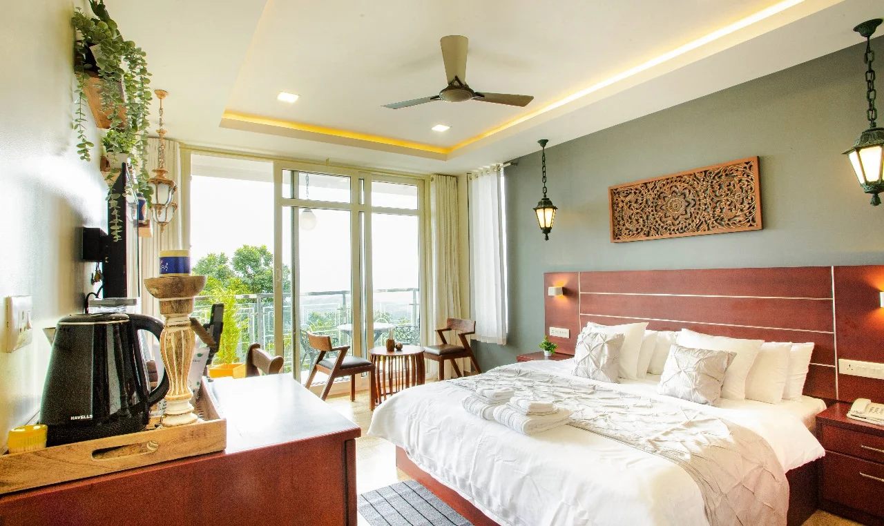 Luxury Valley View with Balcony